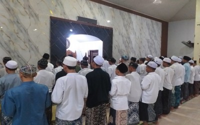 Konsistensi Santri Ponpes Al-Qona’ah, Menjemput Berkah Lewat Tahajud Berjamaah